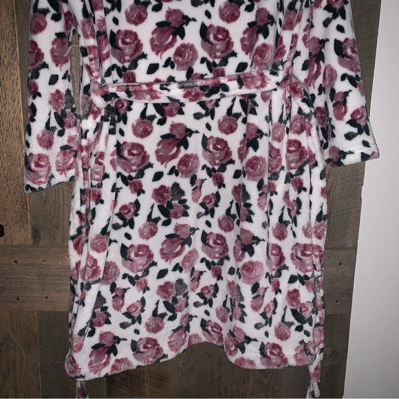 Women’s L DAYDREAM by BERKSHIRE HOME Gorgeous Fuzzy Fleece Wrap Robe Roses EXC - Picture 10 of 15